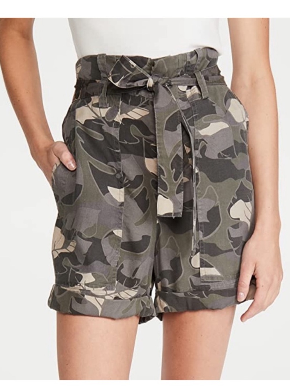 Le Superbe Camo Shorts Sz 4